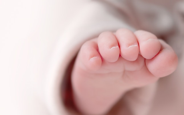 baby-foot-reversed.cdn