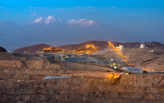close-up-of-an-open-pit-copper-mine.cdn
