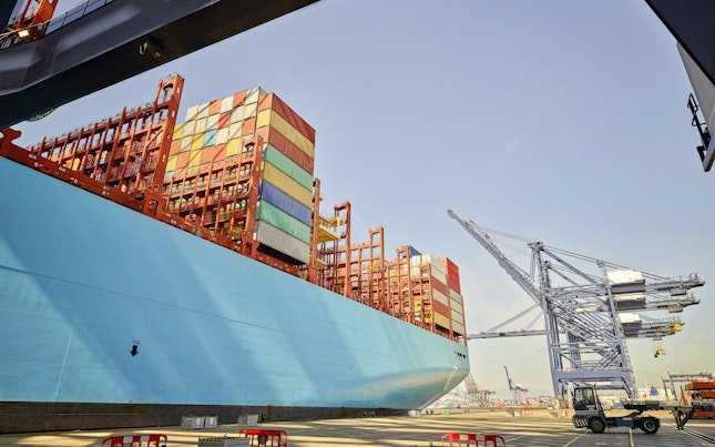 container-ship-in-harbour.cdn