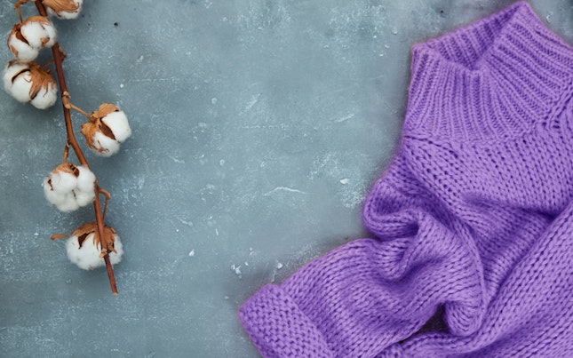 cotton-flower-and-knitted-sweater.cdn