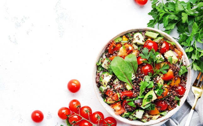 quinoa-tabbouleh-salad-with-red-cherry-tomatoes.cdn