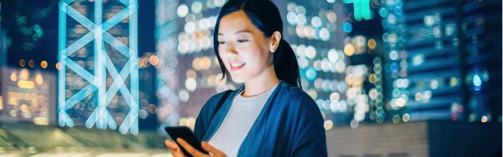 woman-using-smartphone-outside-1600px.cdn.en.1
